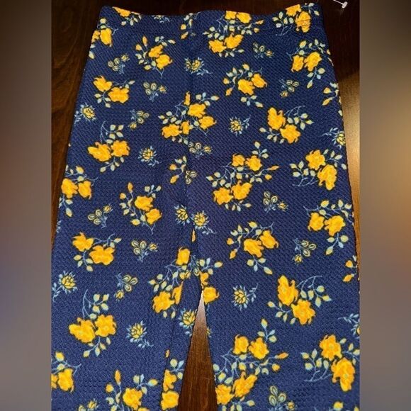 Girls floral leggings -  pretty leggings - size 5T - Picture 3 of 3